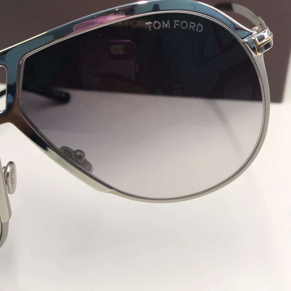 Authentic- NEW TOM FORD TF1060 16B AVIATOR SUNGLASSES TOM FORD XAVIER - Picture 11 of 17